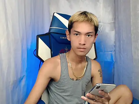 Živý XXX chat riks_tyler