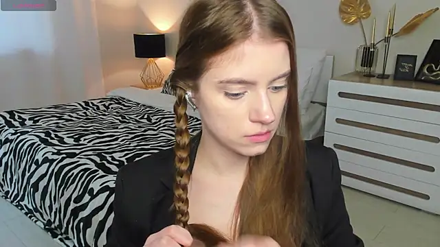 Erica_Kiss: α πευθείας συνομιλία ΧΧΧ