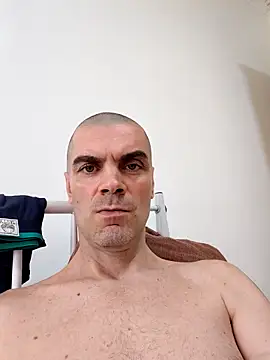 DOMINATOR_SIR-MASTERn Webbikameraesitys