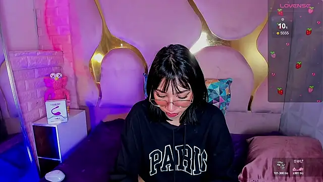 NaniiSisy's Live XXX Chat