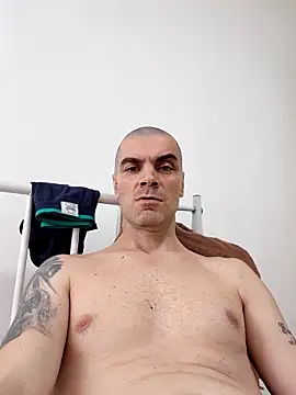 DOMINATOR_SIR-MASTER: απευθείας συνομιλία ΧΧΧ