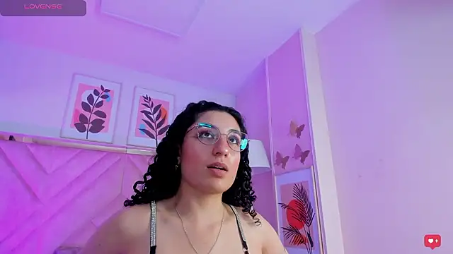 DemiJones_: онлайн-секс-чат