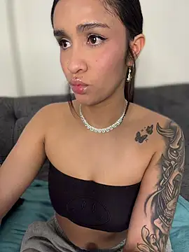 Isabella-Teen Live XXX Chat