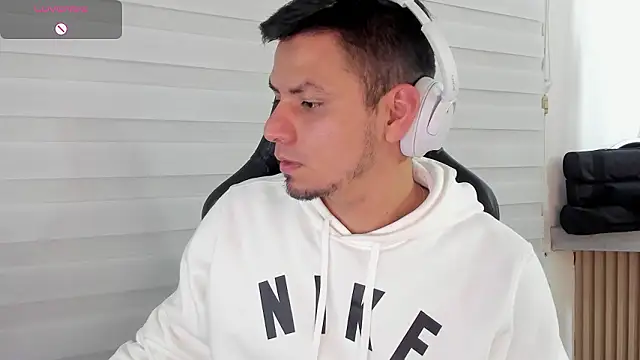 Rick_Adams 现场XXX聊天