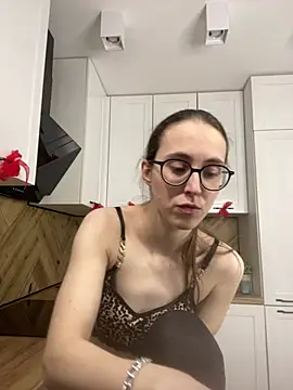 MartiniiSelenna 即時 XXX 聊天