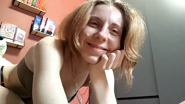 TiaraHeneganのライブXXXチャット