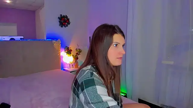 Chat +18 de Laura_Leee ao vivo