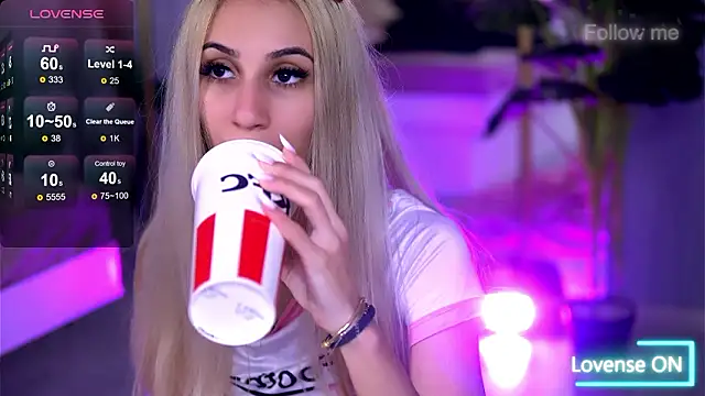 دردشة AwaLynch الجنسية المباشرة