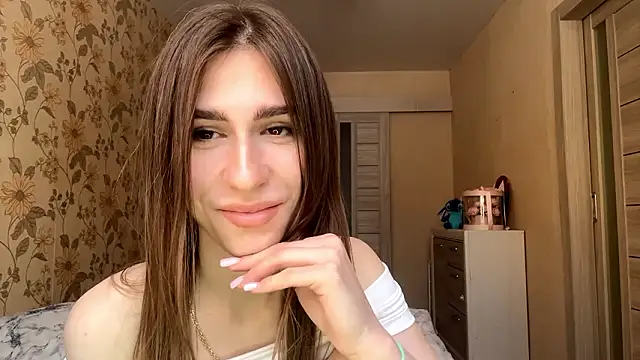 ElsieKuhlmannのライブXXXチャット