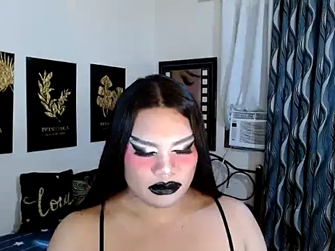 TSbrianaHugeCock's Webcam Show