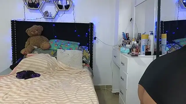 charlotte_077: онлайн-секс-чат