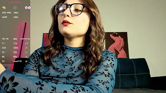 دردشة TrixiBell الجنسية المباشرة