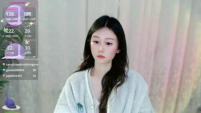 Aimee-520: онлайн-секс-чат