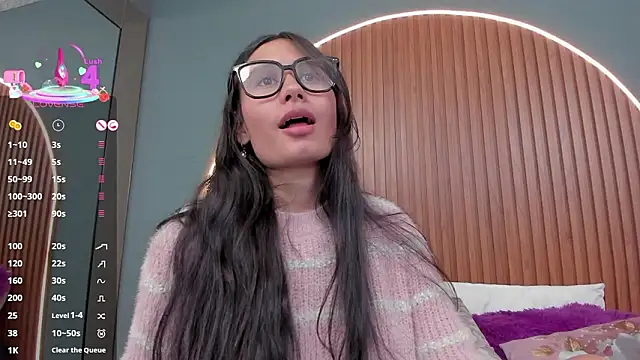 Chat +18 de NayeCloud ao vivo