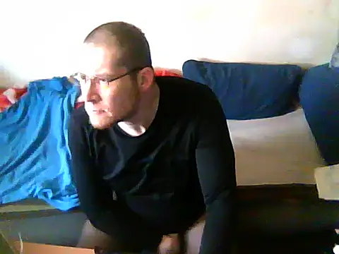 schmidtler35 即時 XXX 聊天