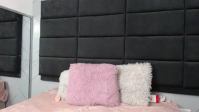 Chat +18 de Littlefreyaa ao vivo