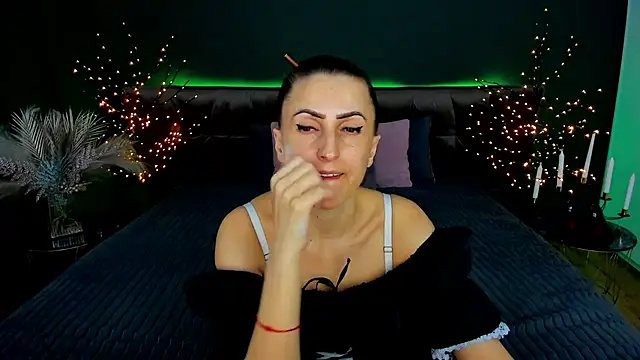 Rebecca_Diamond élő XXX-chatje
