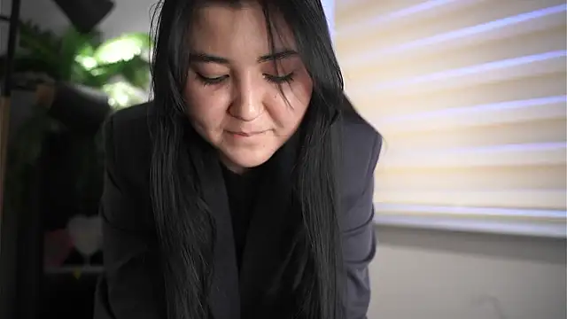 ElnaSharits élő XXX-chatje