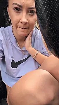 Chatroom XXX en direct de Risky_julia2330