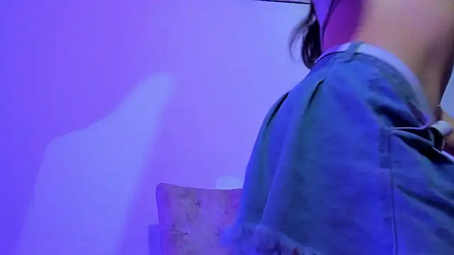 Chat +18 de Camila_Coxx ao vivo