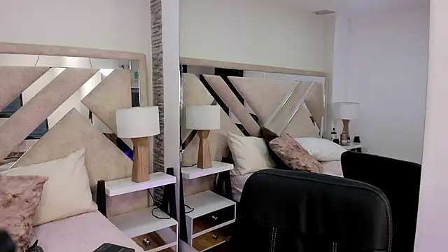 ximena_vasquez8 Adlı Modelin Canlı XXX Sohbeti