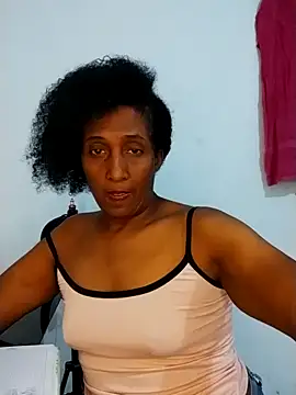 Chat +18 de Aishamara ao vivo