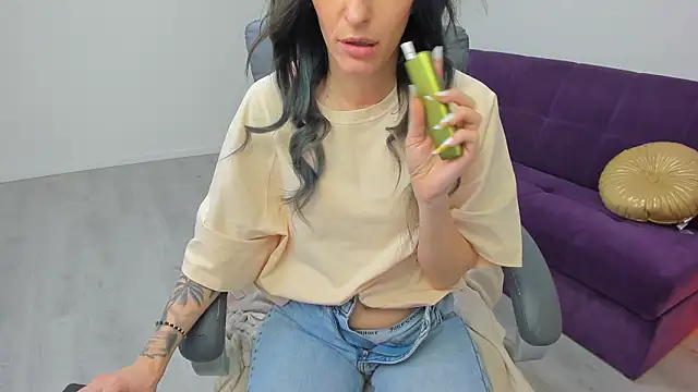 Chat +18 de Arya_Anna ao vivo