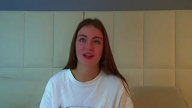 Chat +18 de SofiaSarvain ao vivo