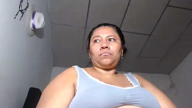 adrixxx38's Live XXX Chat