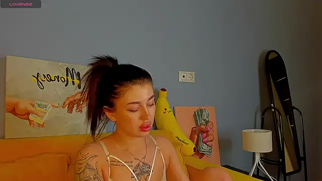 Karolina_Kar Chat XXX live