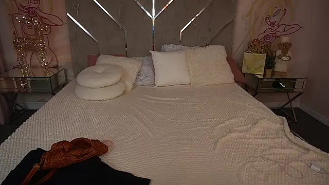 MirandaWong's Live XXX Chat