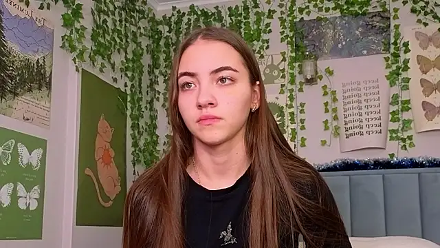 Fit_Brunette_ élő XXX-chatje