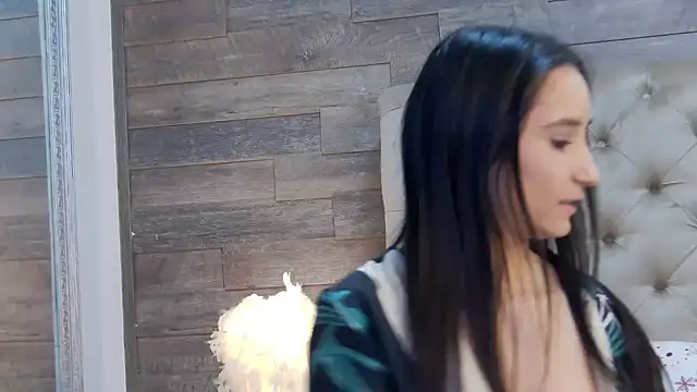 CarolinaBlair Adlı Modelin Canlı XXX Sohbeti