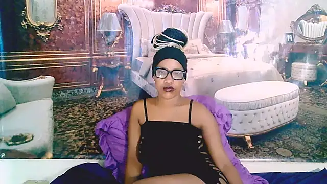 Chatroom XXX en direct de EroticSexyPrada