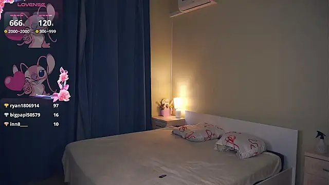 LoraDavi: онлайн-секс-чат