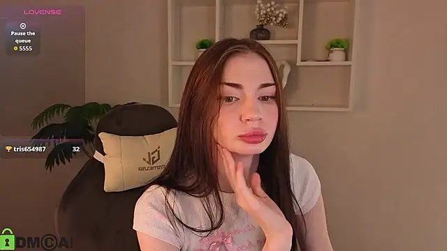 Jennie_Hunter Adlı Modelin Canlı XXX Sohbeti