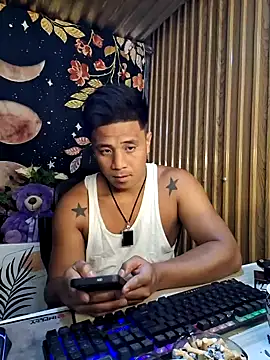 Felix_Asher Show in webcam