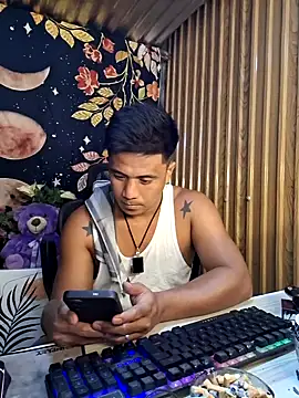 Felix_Asher Adlı Modelin Canlı XXX Sohbeti