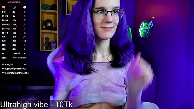 AuraLaunni's Live XXX Chat