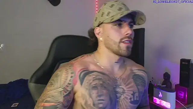 Ades_Lowe: онлайн-секс-чат