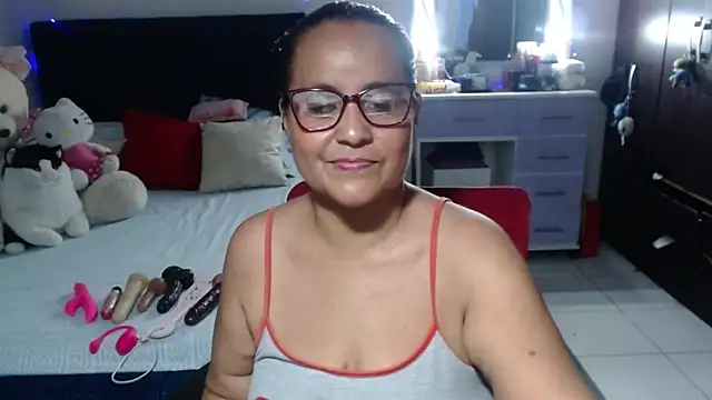 pervert_mommy_'s Webcam Show