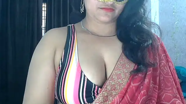 SimmiQueen_77's Live XXX Chat