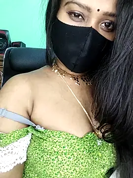 Idhika-Paul Adlı Modelin Canlı XXX Sohbeti