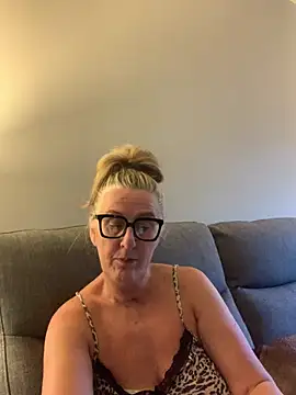 Mrsmoggy: διαδικτυακό σόου στην κάμερα