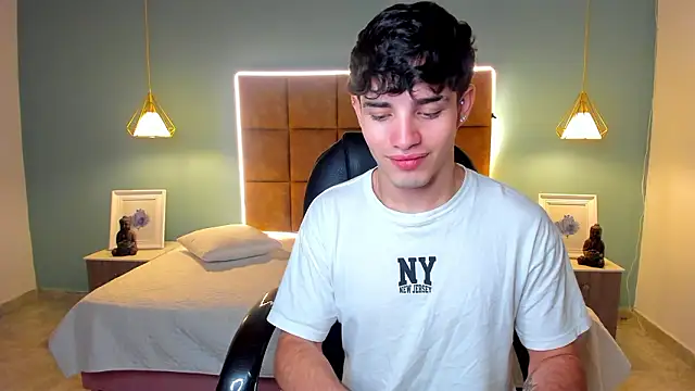 Chatroom XXX en direct de AlejooTwink