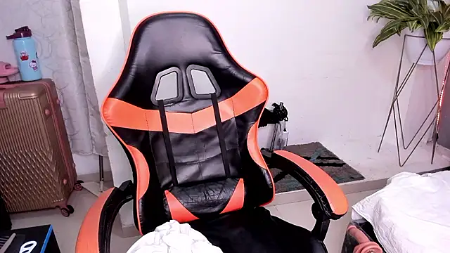 Chatroom XXX en direct de DollyMae_