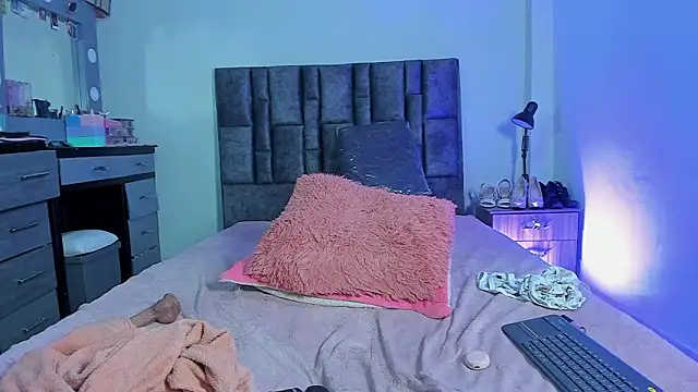 Esmeraldaa- 即時 XXX 聊天