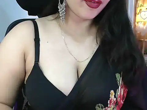 NotySuku's Live XXX Chat