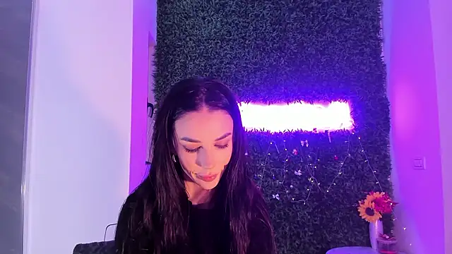 XXX chat uživo modela realhotfallingdevil