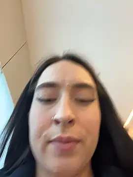 Holly_Play 即時 XXX 聊天